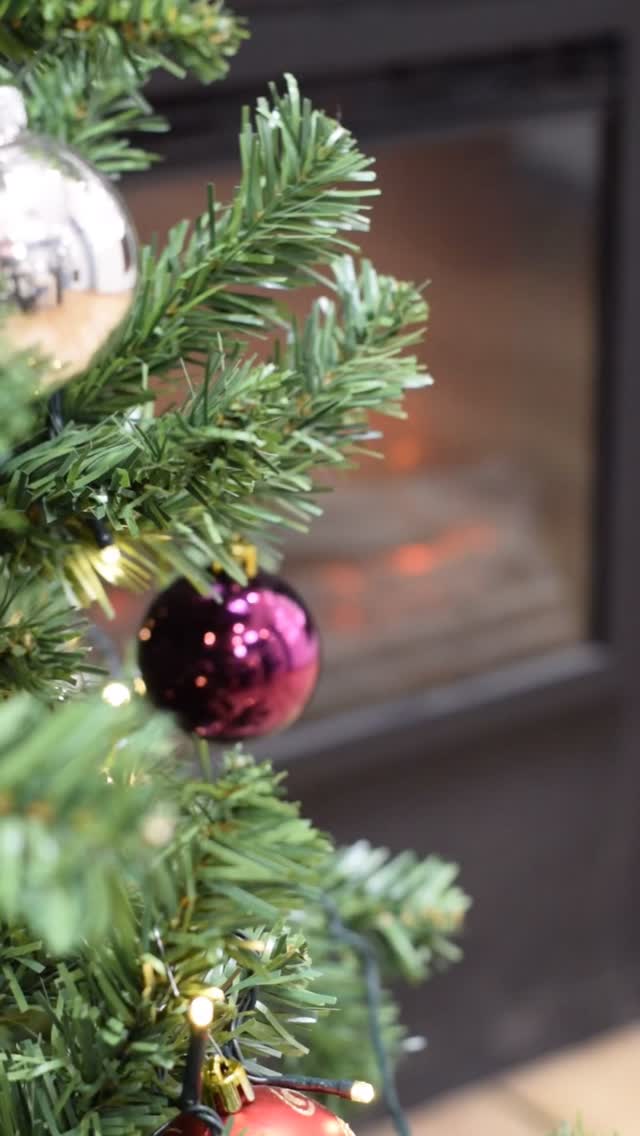 Geniet van de feestdagen, mooie momenten en gezelligheid met dierbaren 🎄✨
Fijne kerst namens ons hele juwelier Monnereau team!